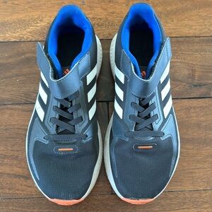 Kids adidas sneakers